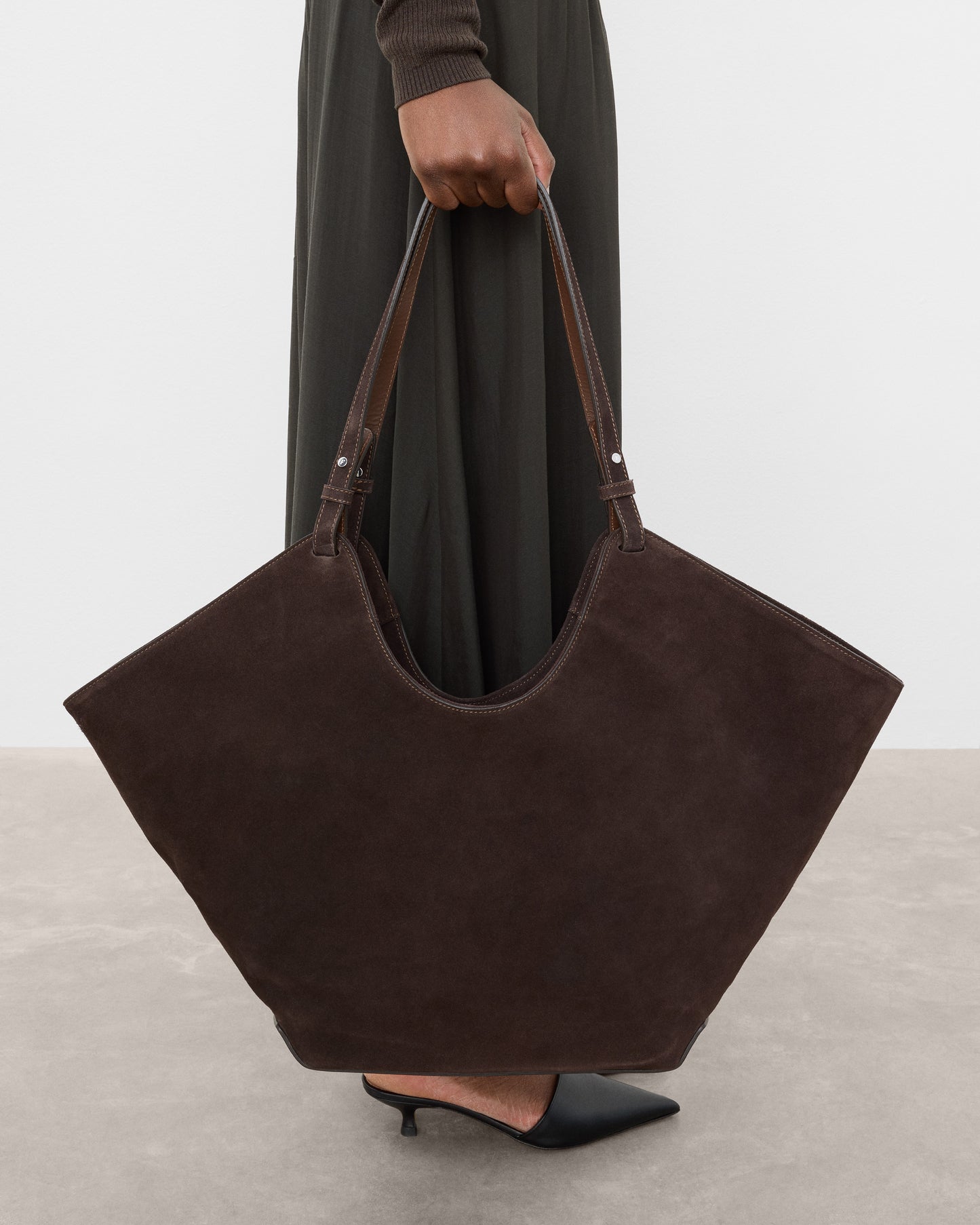 Dahlia Tote Bag Suede Chocolate