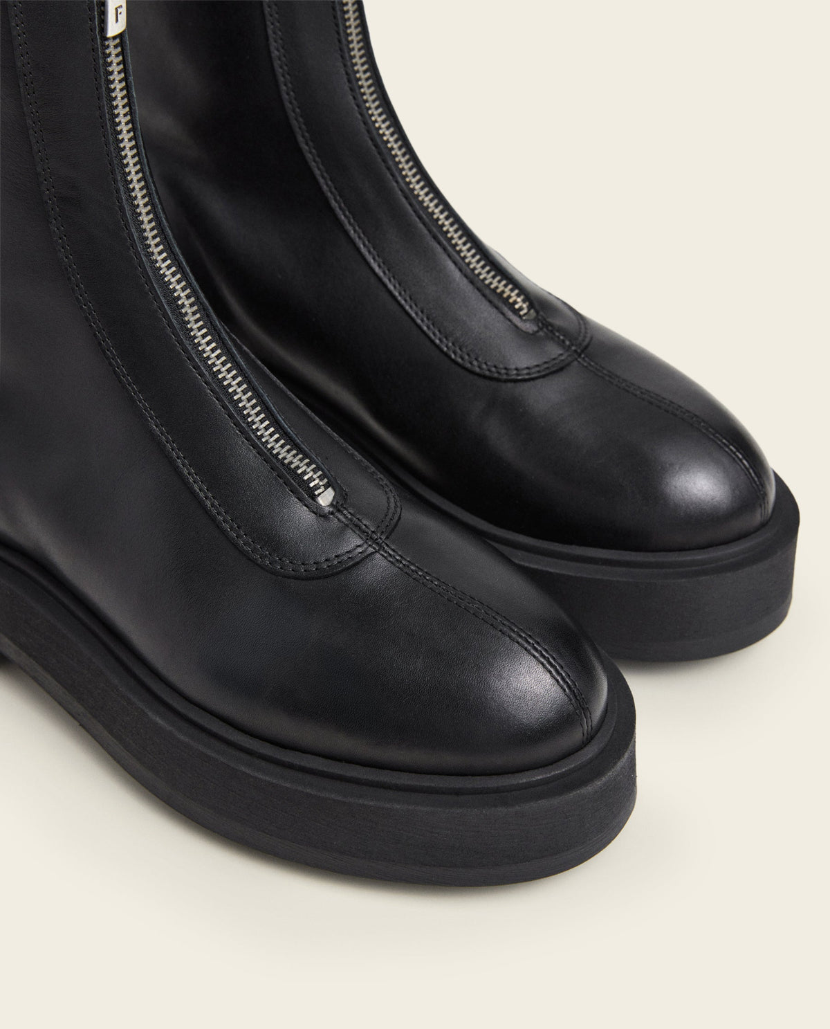 Alma Leather Black