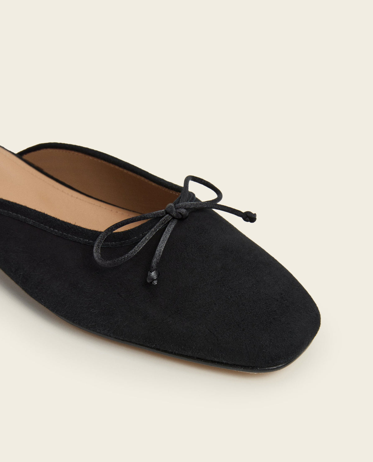 Malva Suede Black