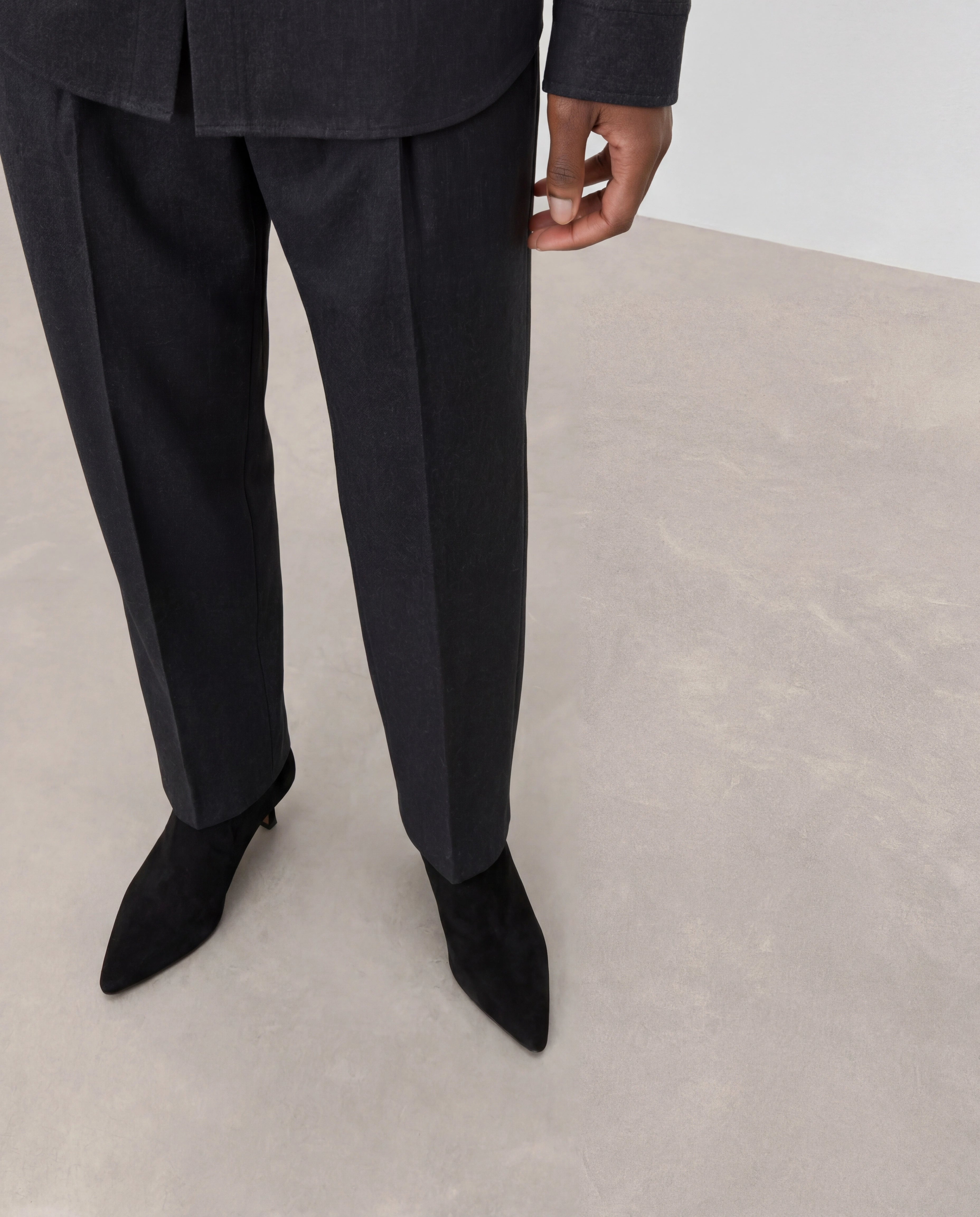 Monroe Suede Black