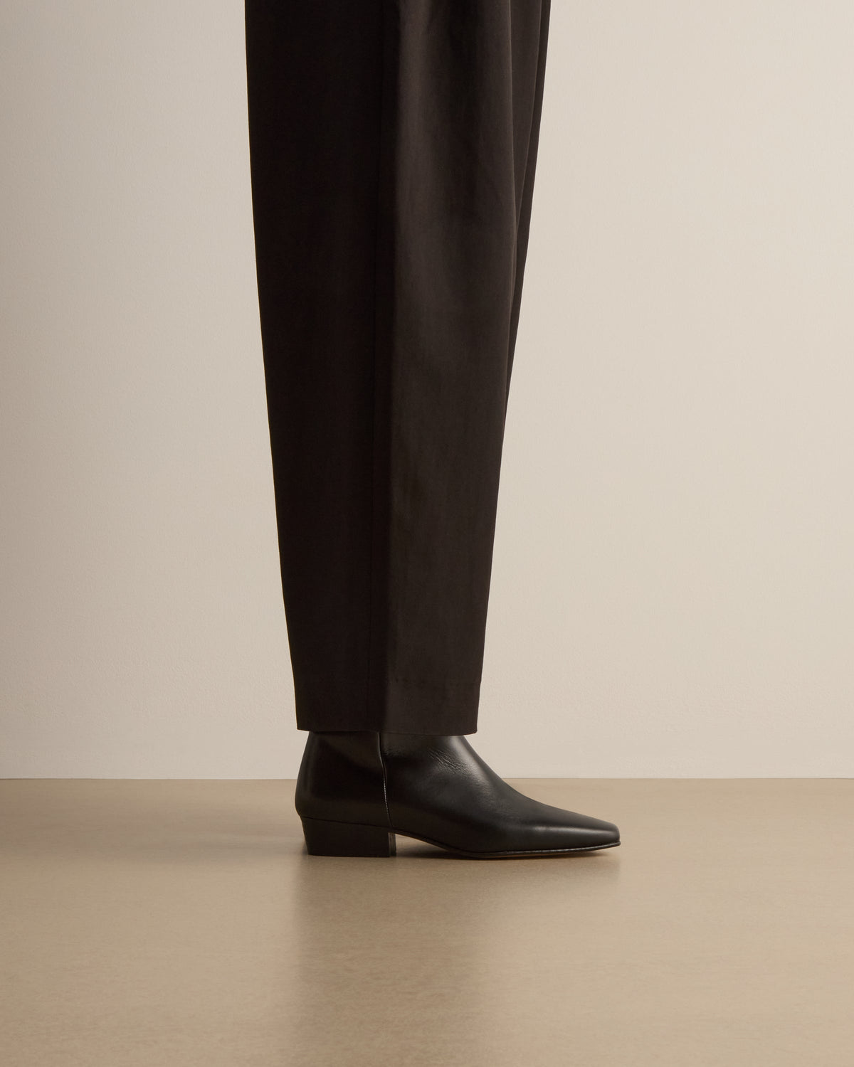 Rami Leather Black